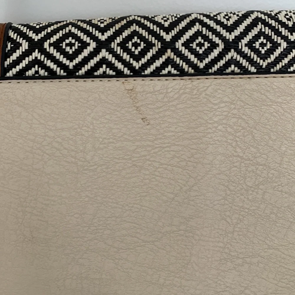 Patterned Purse - Picture 7 of 10